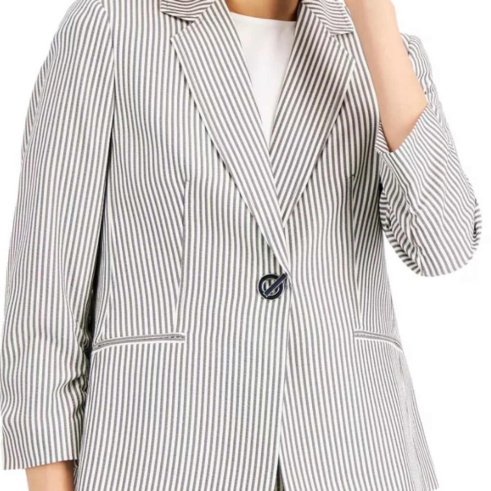 NWT Women's Desert Bloom Gray and white Blazer/Jacket